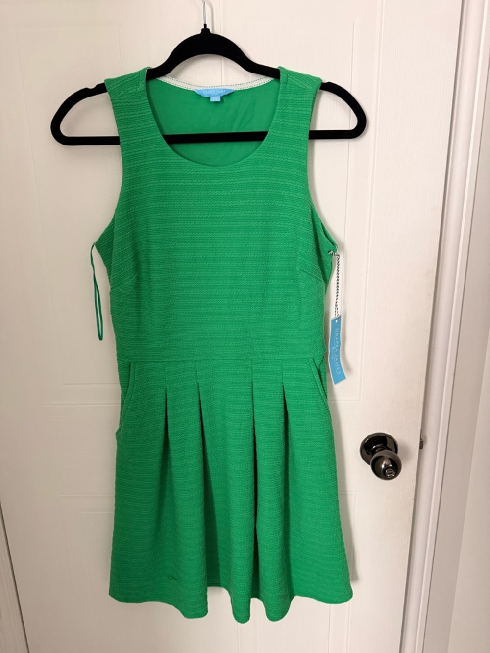 Draper James Kelly Green Sleeveless Pleated Dress